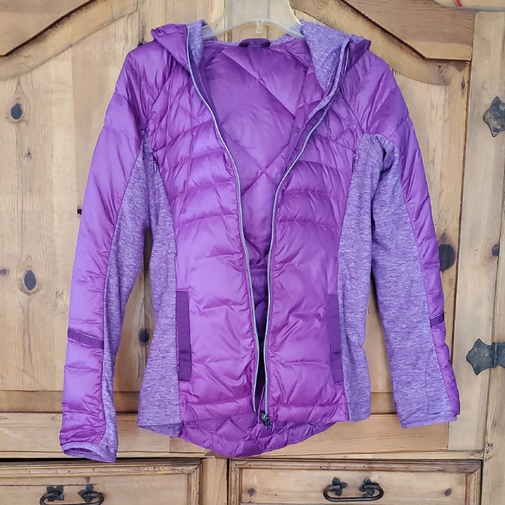 Lululemon Size 4 Women's Purple Quilted Jacket Running Workout